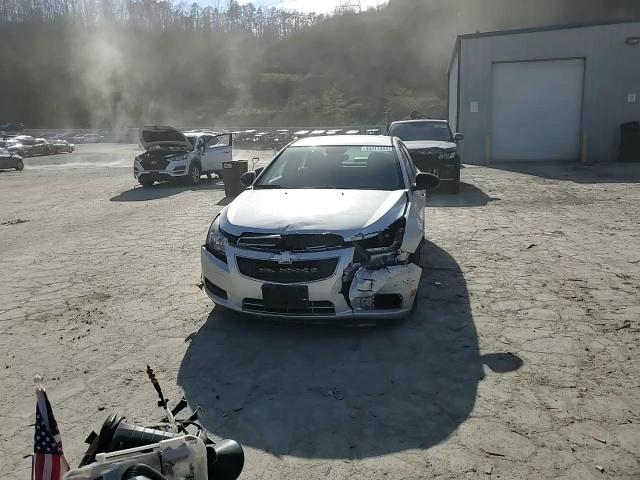 2014 Chevrolet Cruze - Image 11