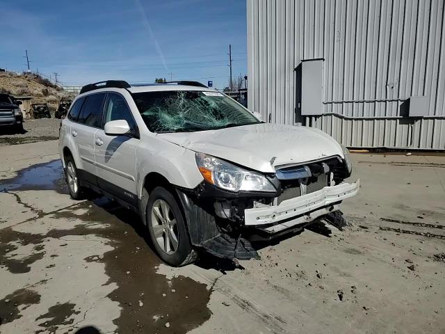 2014 Subaru Outback - Image 15