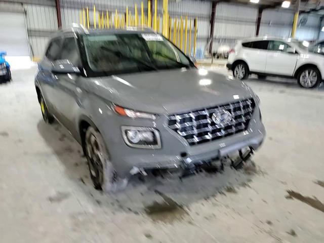 2022 Hyundai Venue - Image 11