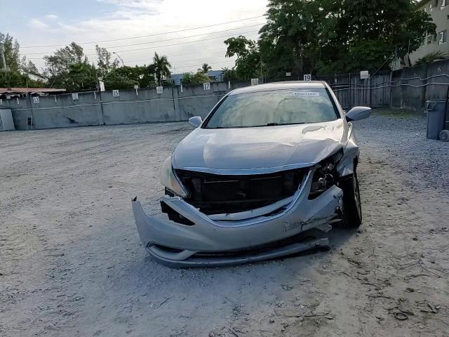 2011 Hyundai Sonata - Image 11