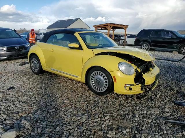 2014 Volkswagen Beetle - Image 13
