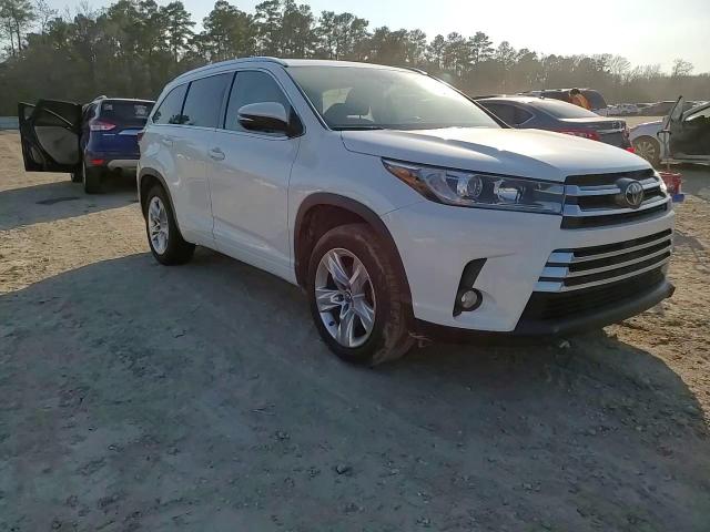 2018 Toyota Highlander - Image 12