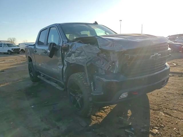 2022 Chevrolet Silverado - Image 11