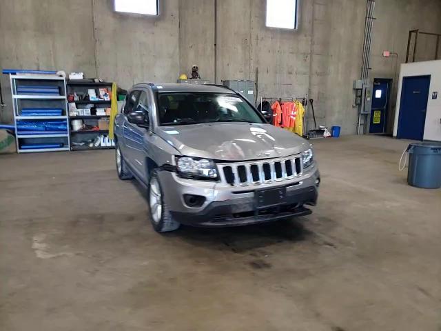 2016 Jeep Compass - Image 11