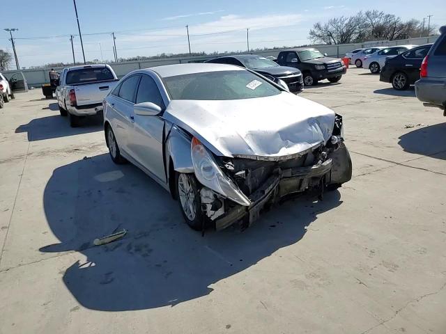2013 Hyundai Sonata - Image 11