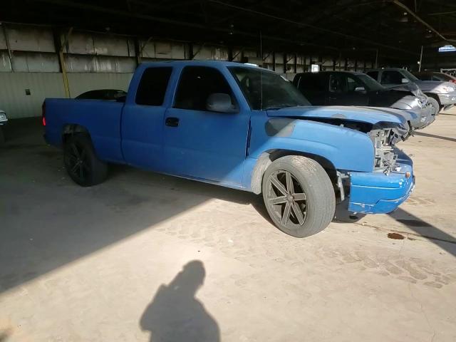 2003 Chevrolet Silverado - Image 11