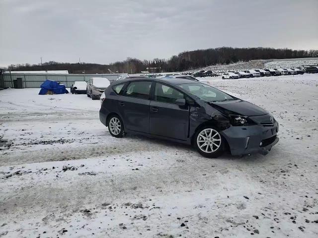 2013 Toyota Prius - Image 10
