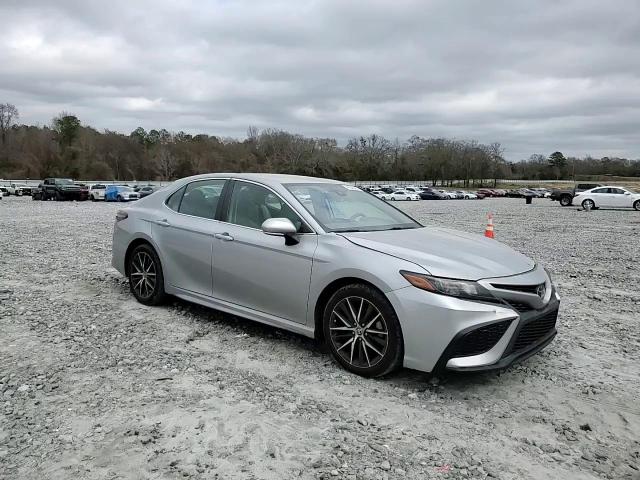2022 Toyota Camry - Image 11