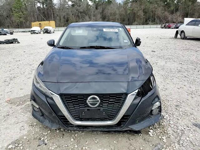 2020 Nissan Altima - Image 14