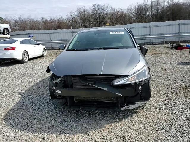 2019 Hyundai Elantra - Image 11
