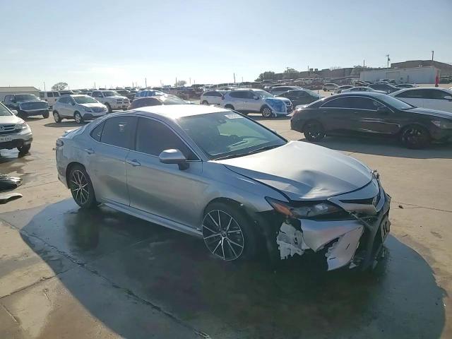 2021 Toyota Camry - Image 14