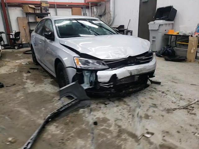 2015 Volkswagen Jetta - Image 11