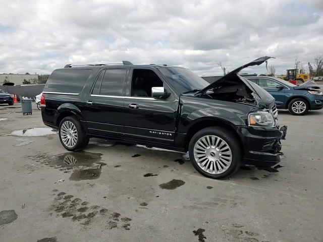 2016 Lincoln Navigator - Image 14