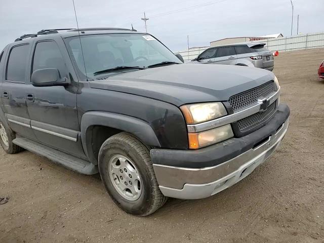2004 Chevrolet Avalanche - Image 11