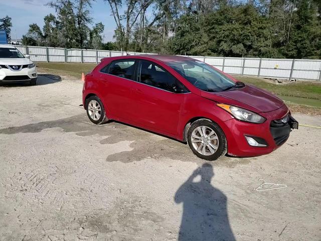2015 Hyundai Elantra - Image 13