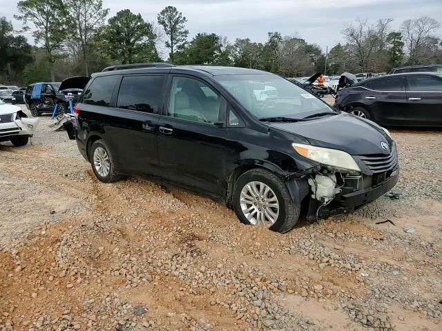 2013 Toyota Sienna - Image 12