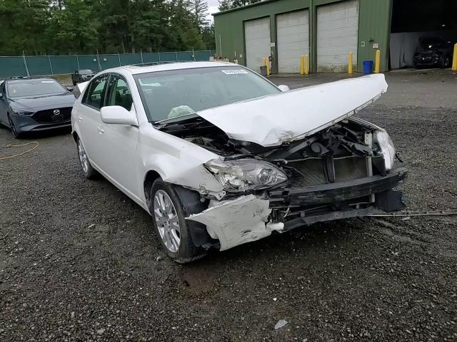 2008 Toyota Avalon - Image 10