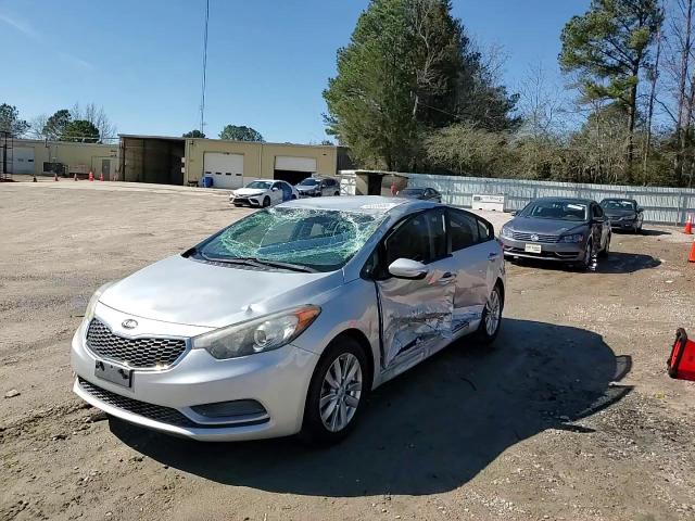 2015 Kia Forte - Image 10