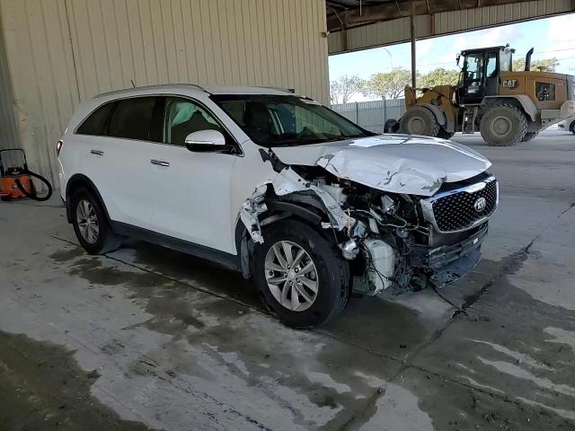 2017 Kia Sorento - Image 15