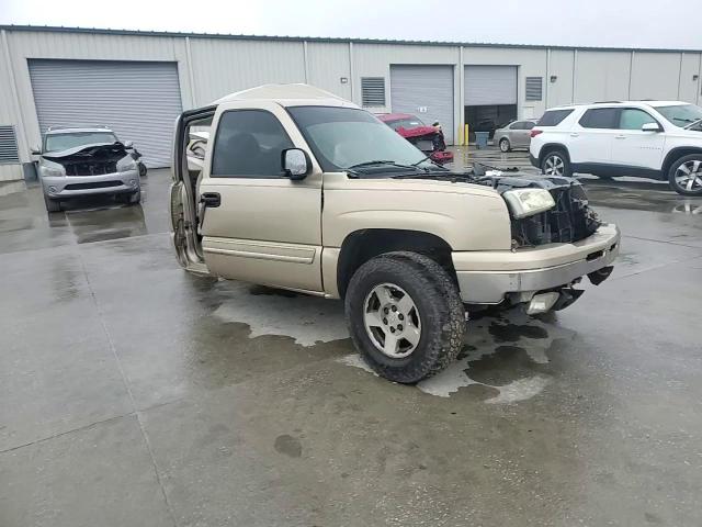 2006 Chevrolet Silverado - Image 10