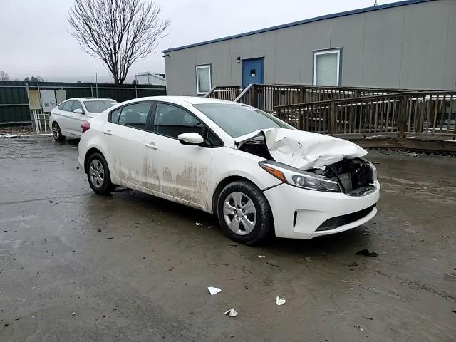 2018 Kia Forte - Image 13