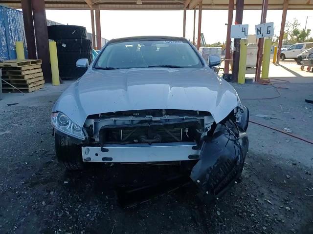 2015 Jaguar XJ - Image 14