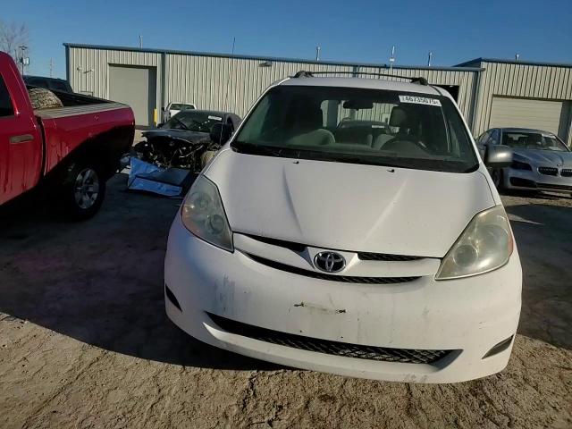 2007 Toyota Sienna - Image 11