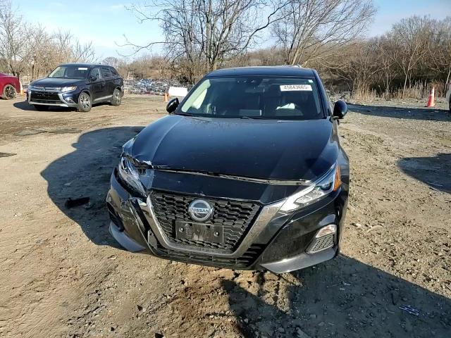 2021 Nissan Altima - Image 10