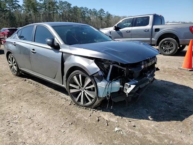 2021 Nissan Altima - Image 11