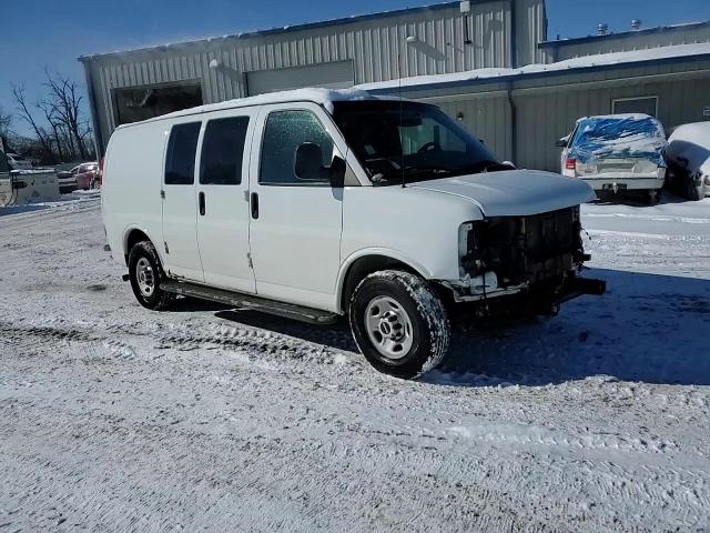 2014 GMC Savana - Image 14
