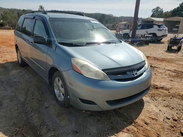 2008 Toyota Sienna - Image 11