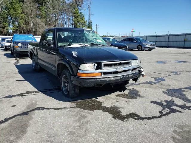2002 Chevrolet S-10 Pickup - Image 10