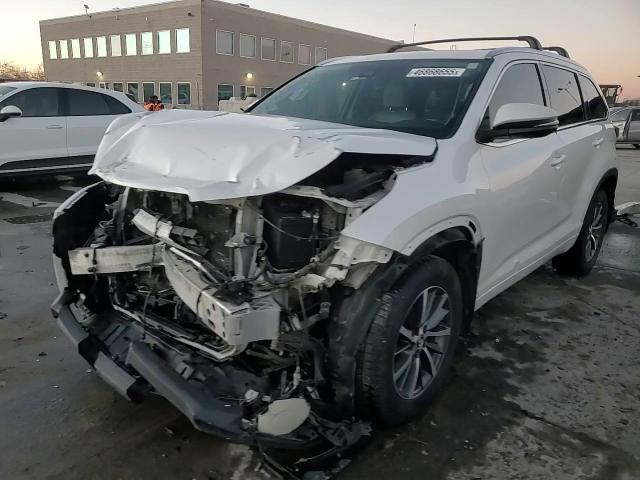2017 Toyota Highlander - Image 14