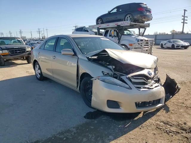 2010 Toyota Camry - Image 11