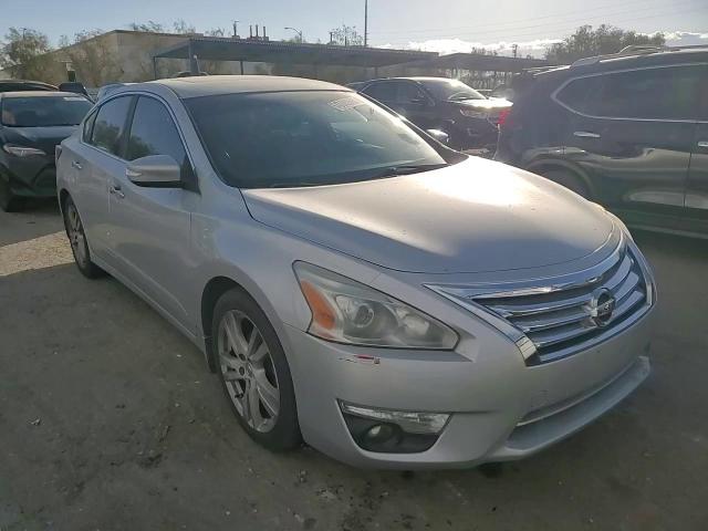 2014 Nissan Altima - Image 10