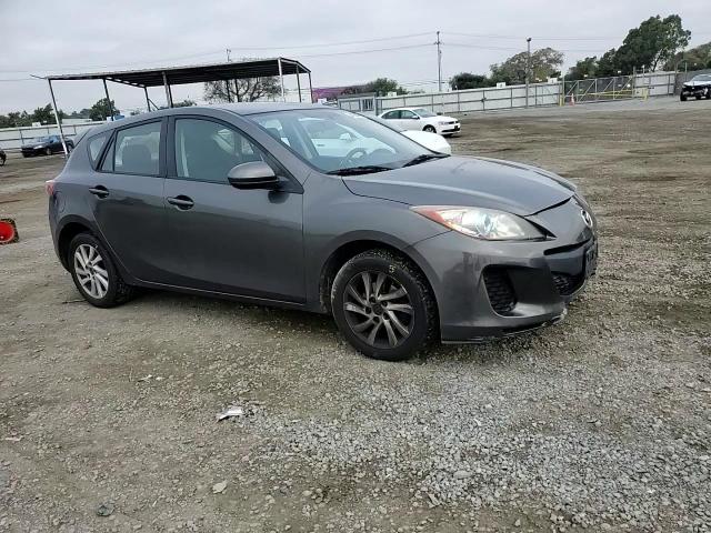 2013 Mazda 3 - Image 11