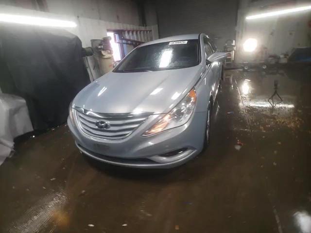 2012 Hyundai Sonata - Image 13