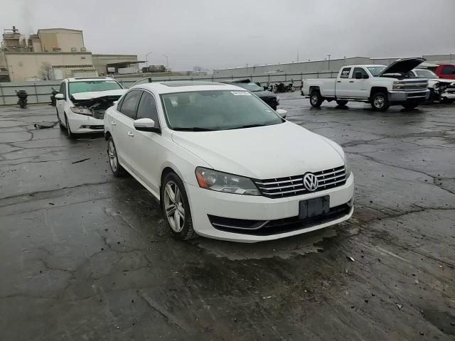 2014 Volkswagen Passat - Image 10