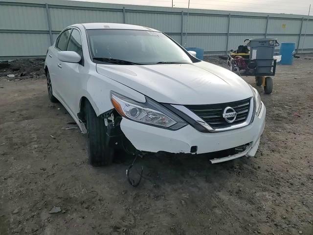2018 Nissan Altima - Image 11
