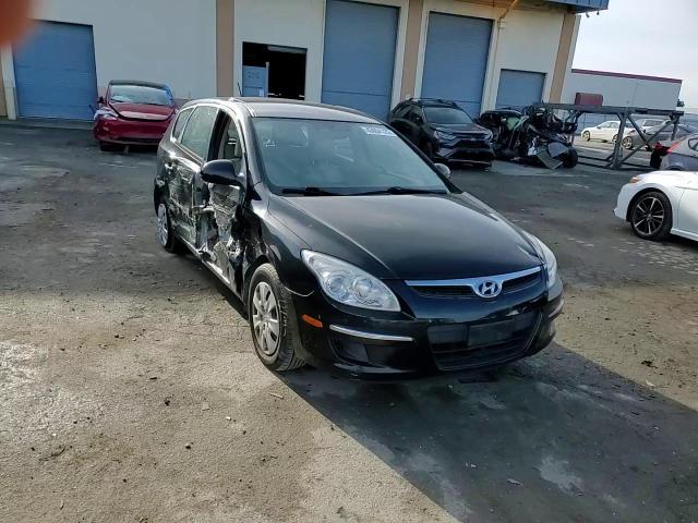 2012 Hyundai Elantra - Image 11