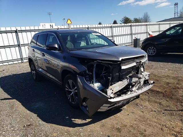 2018 Toyota Highlander - Image 12