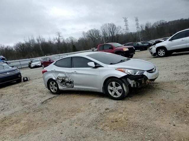 2013 Hyundai Elantra - Image 10