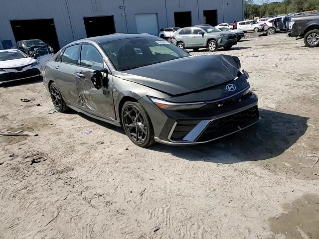 2024 Hyundai Elantra - Image 11