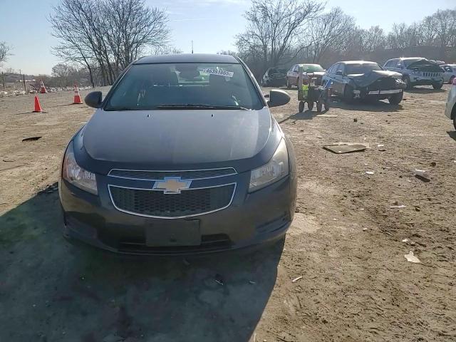 2014 Chevrolet Cruze - Image 11