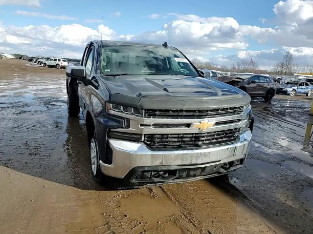 2020 Chevrolet Silverado - Image 13