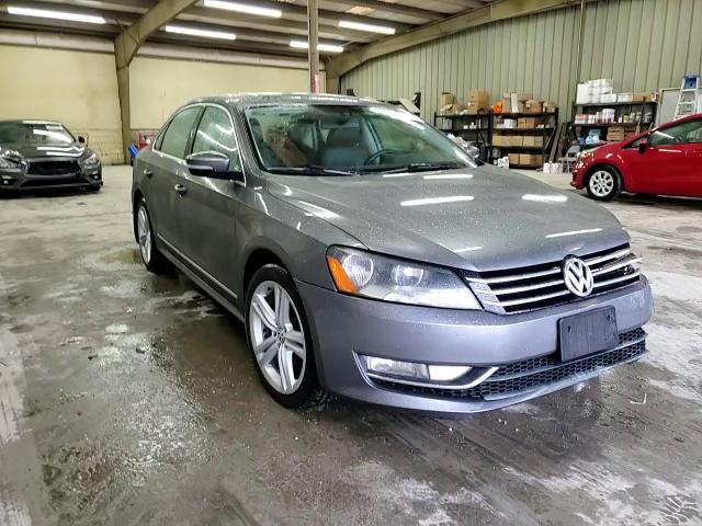 2015 Volkswagen Passat - Image 10