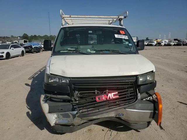 2017 GMC Savana - Image 12
