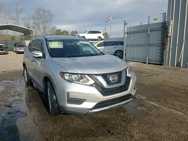 2017 Nissan Rogue - Image 14