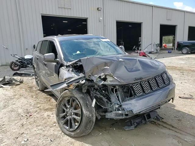 2018 Jeep Grand Cherokee - Image 11