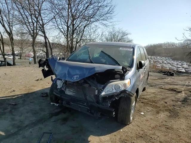 2014 Toyota Sienna - Image 12